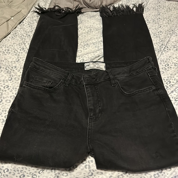 Free People Frayed Raw Hem Jeans - 29 - Picture 2 of 5
